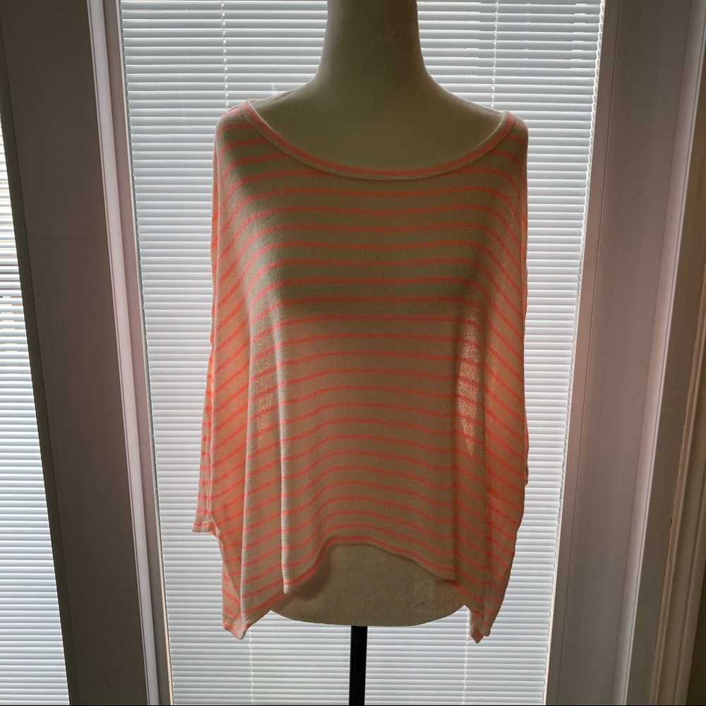 🌸5/$25🌸 
 Guess | Size L | Striped Knit Crop Top